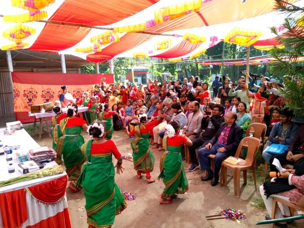 ১ম বর্ষপূর্তি অনুষ্ঠানে নৃত্য পরিবেশনা